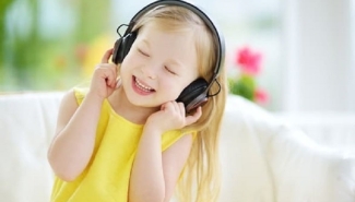 Mẹo giúp bé nâng cao kỹ năng nghe tiếng Đức